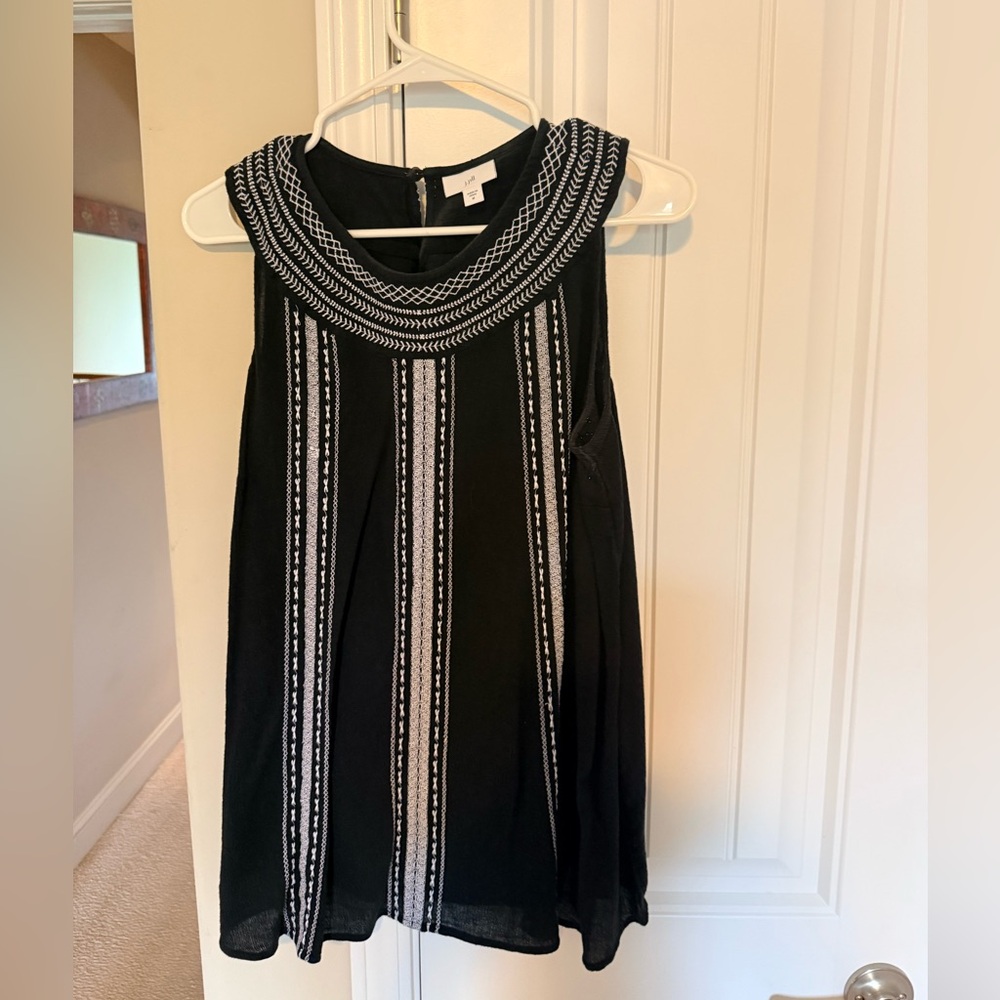 J Jill Black Embroidered Sleeveless Tunic Top